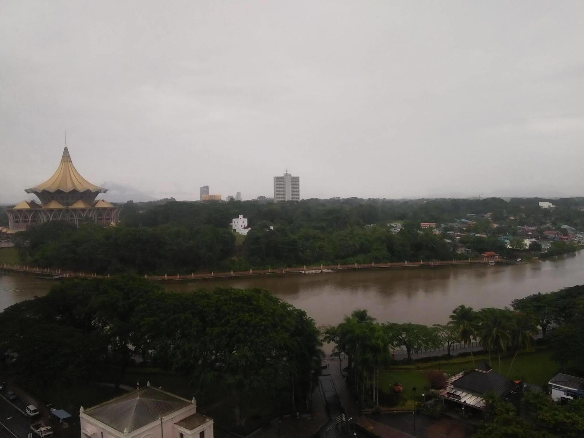 Harbour View Hotel Kuching Exterior foto